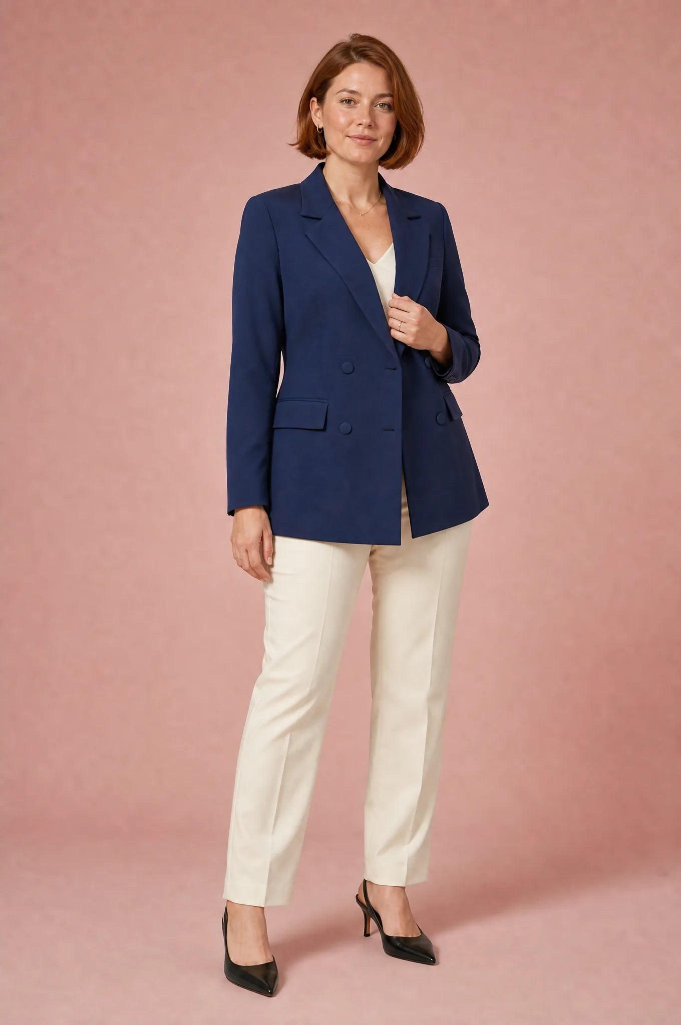 Blazer bleu marine ajusté double boutonnage | Porté sur une autre silhouette | Lounelle Paris
