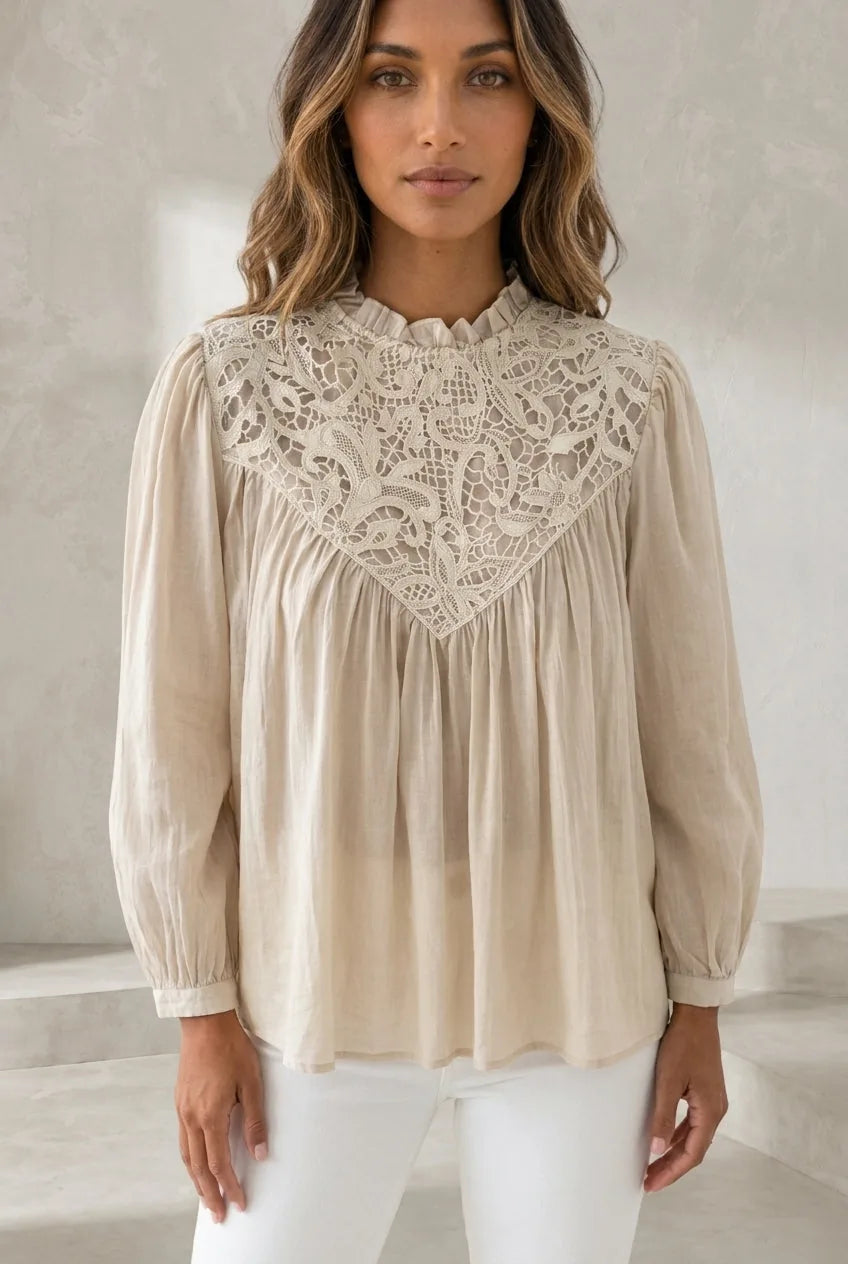 Blouse à col volanté et manches bouffantes | Lounelle Paris
