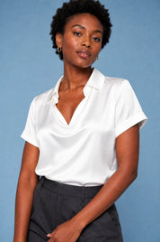 Blouse satinée encolure drapée | Vue rapprochée | Lounelle Paris