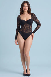 Body noir dentelle encolure carrée | Porté sur une autre silhouette | Lounelle Paris