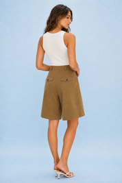 Short brun ample à plis | Vue de dos | Lounelle Paris