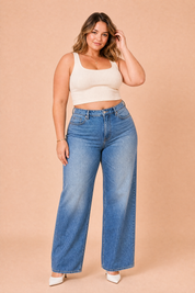 Jean bleu taille haute jambe large | Porté sur une silhouette plus ronde | Lounelle Paris