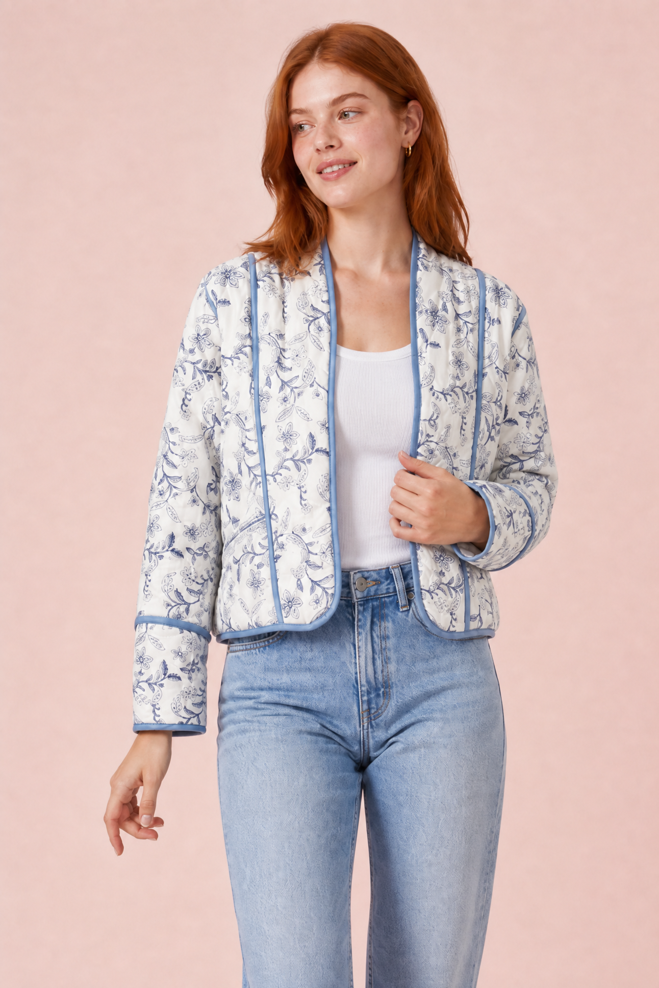 Veste matelassée blanche à imprimé floral | Vue rapprochée | Lounelle Paris