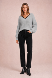 Pull col V à dentelle | Variante Gris clair | Lounelle Paris