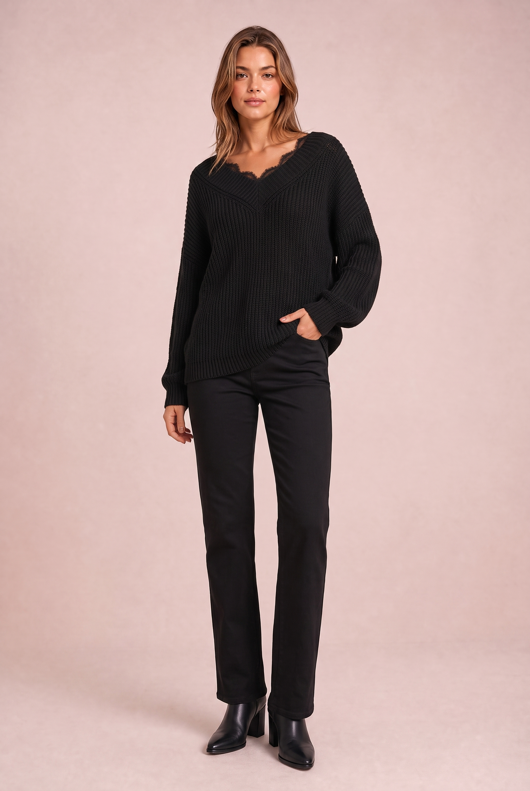 Pull col V à dentelle | Variante Noir | Lounelle Paris