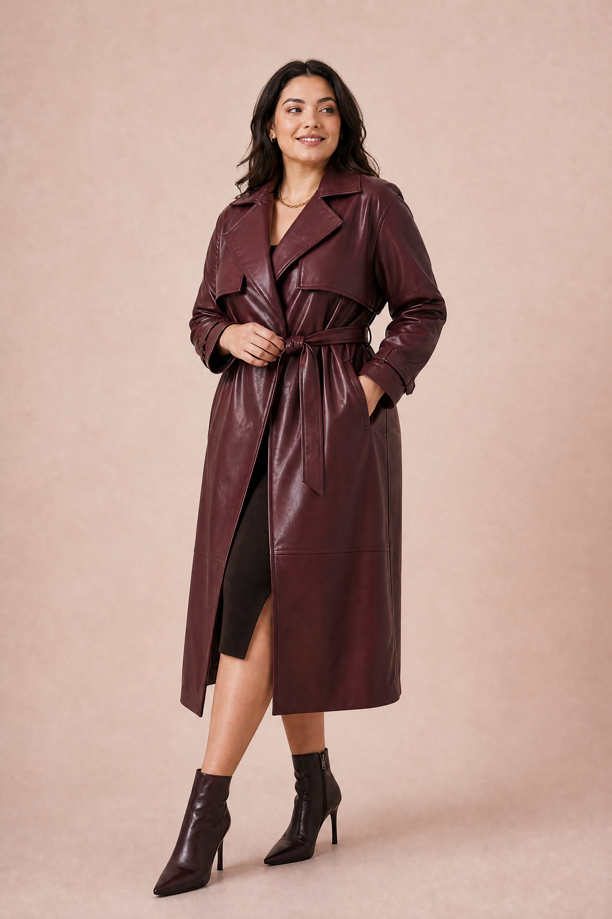 Manteau long effet cuir ceinturé | Porté sur une autre silhouette | Lounelle Paris