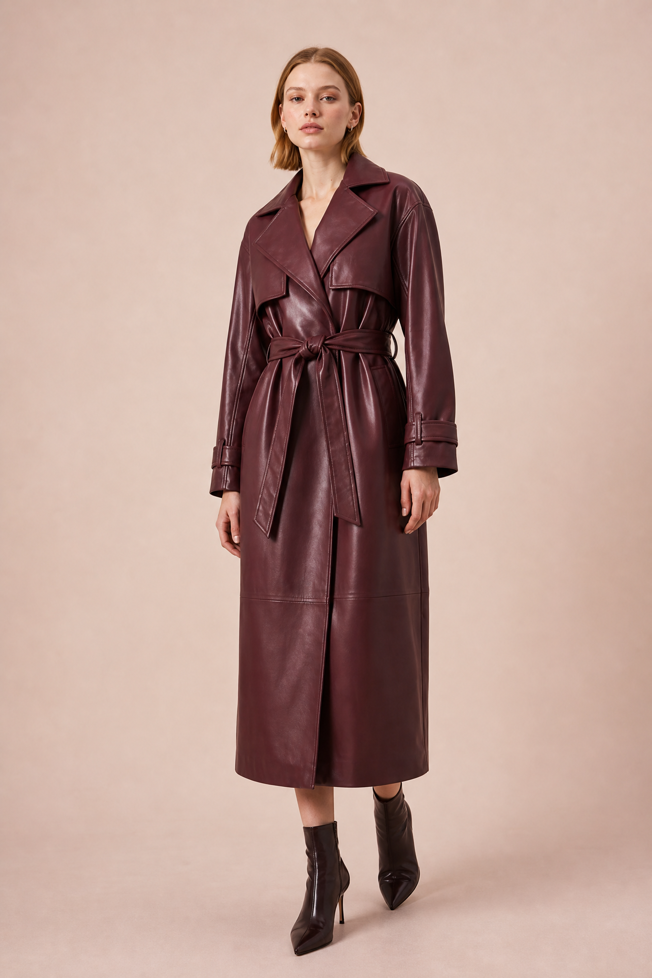 Manteau long effet cuir ceinturé | Vue de face | Lounelle Paris