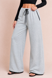 Pantalon gris large taille haute | Vue rapprochée | Lounelle Paris