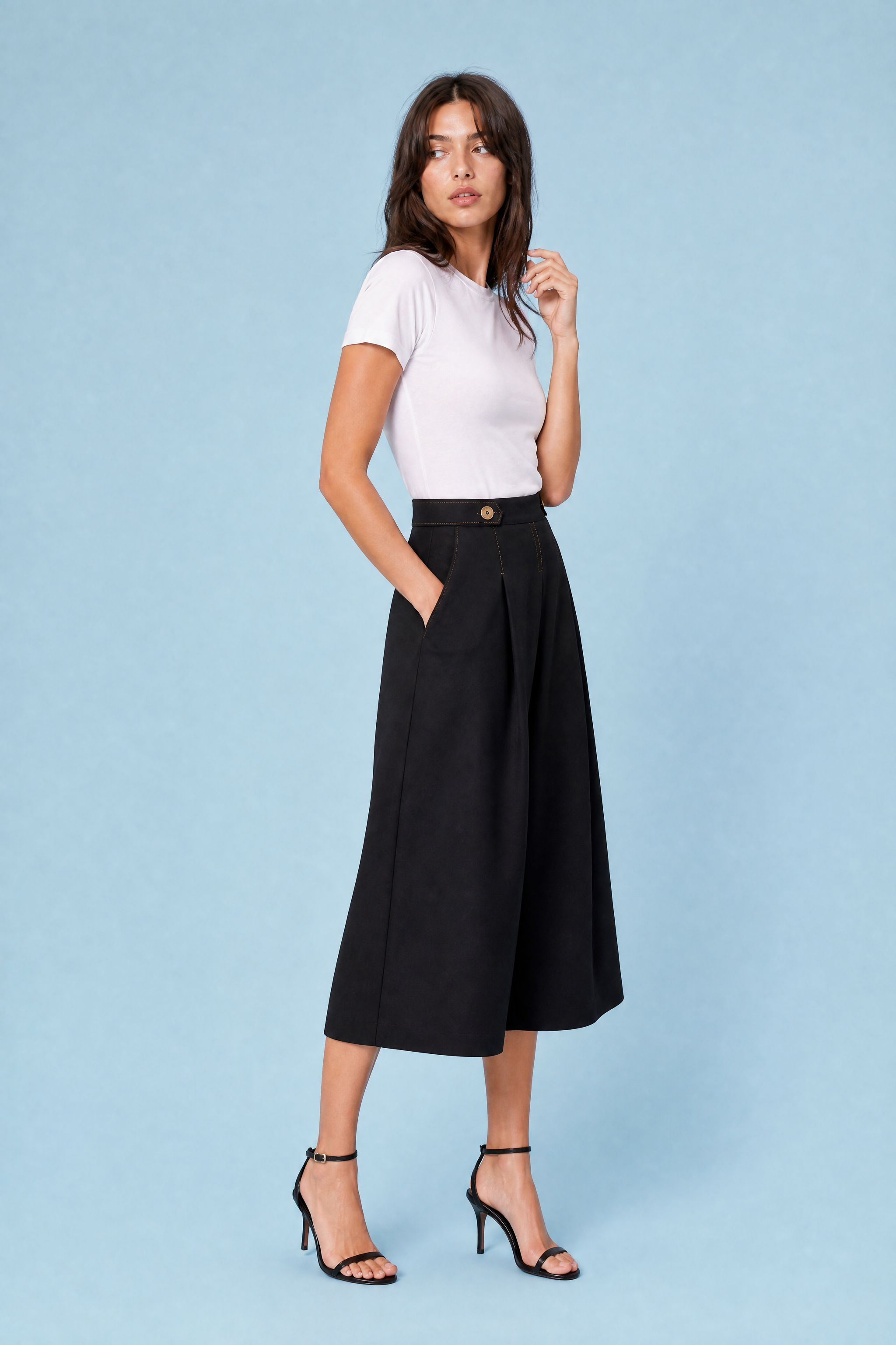Short jupe-culotte noir taille haute | Vue de profil | Lounelle Paris