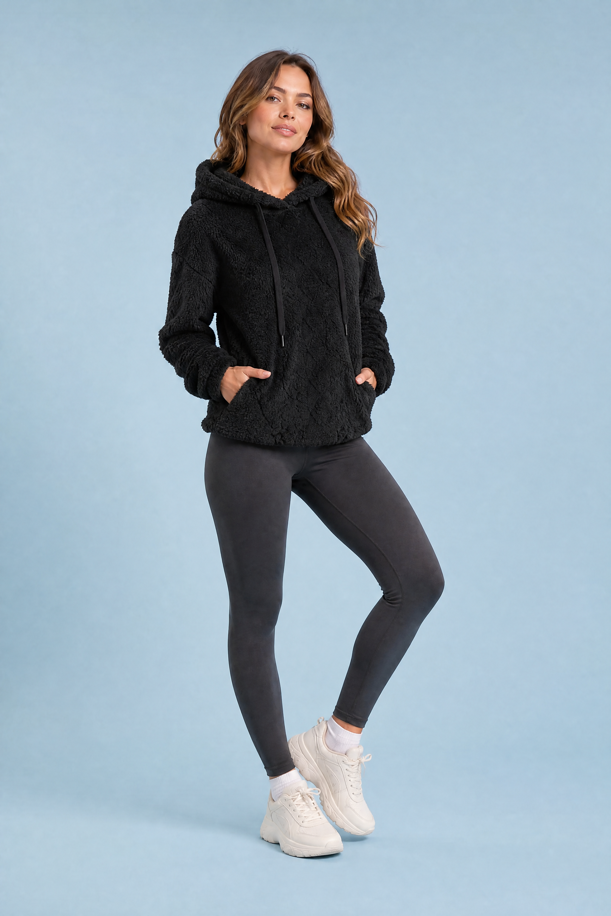 Sweat à capuche ample pelucheux | Variante Noir | Lounelle Paris