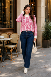 Pull rose jacquard col montant | Photo lifestyle | Lounelle Paris