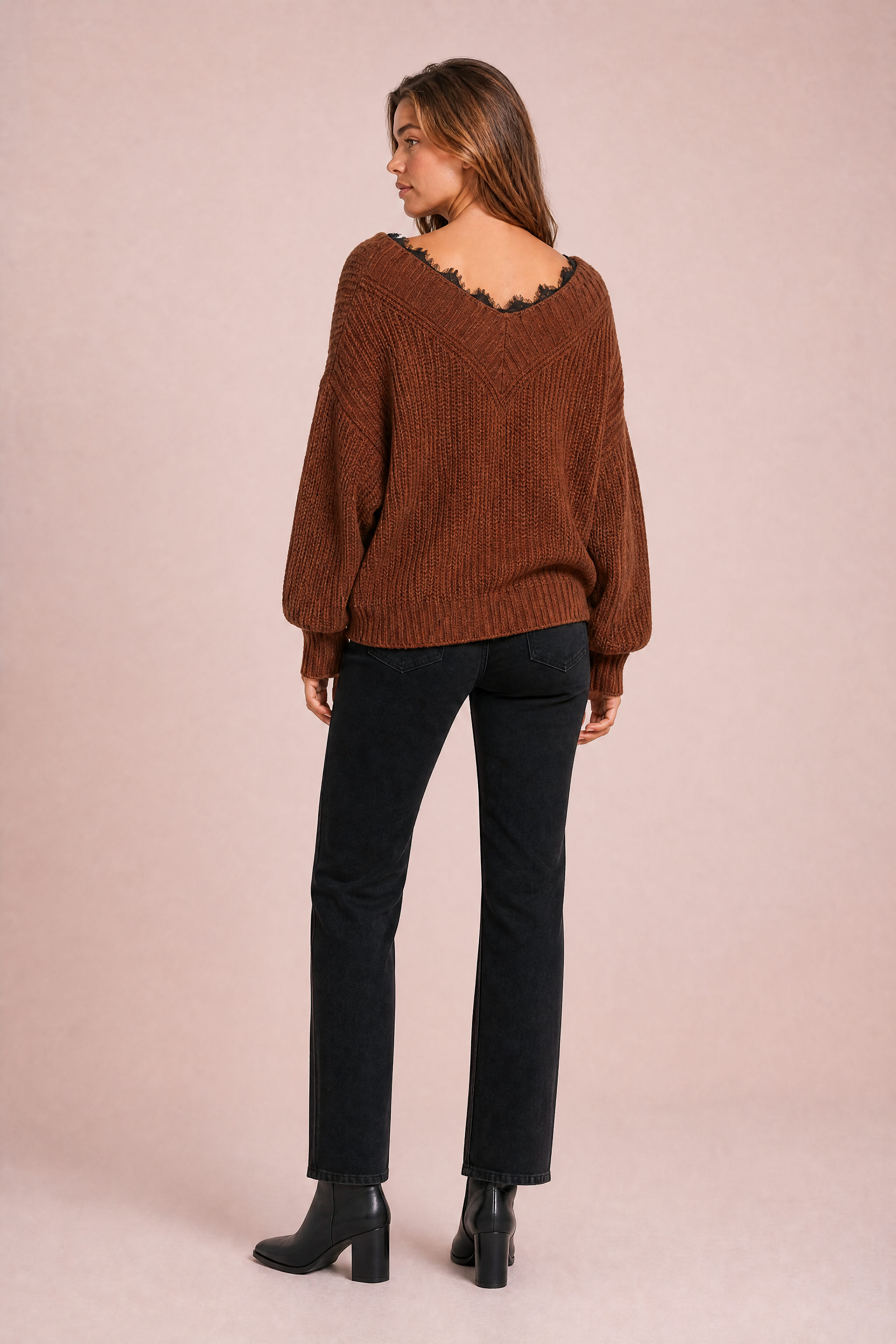 Pull col V à dentelle | Vue de dos | Lounelle Paris