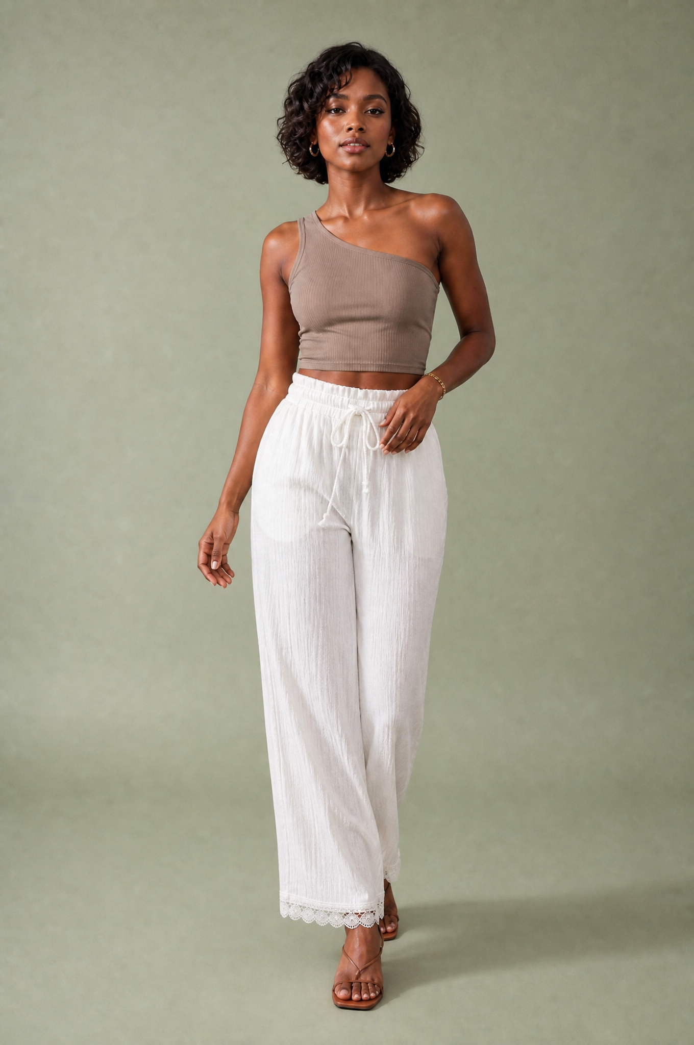 Pantalon blanc ample taille haute | Vue en mouvement | Lounelle Paris