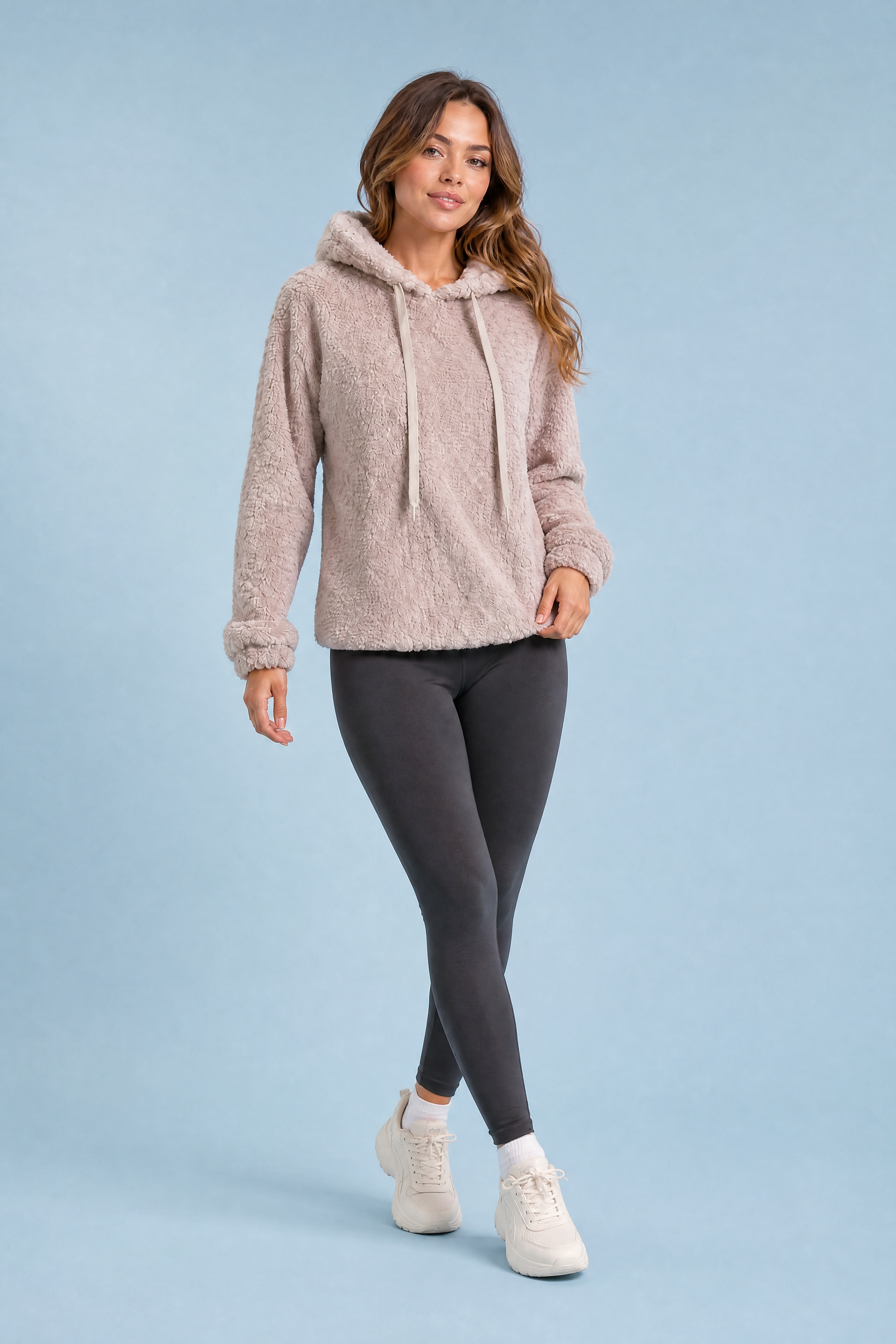 Sweat à capuche ample pelucheux | Vue en mouvement | Lounelle Paris