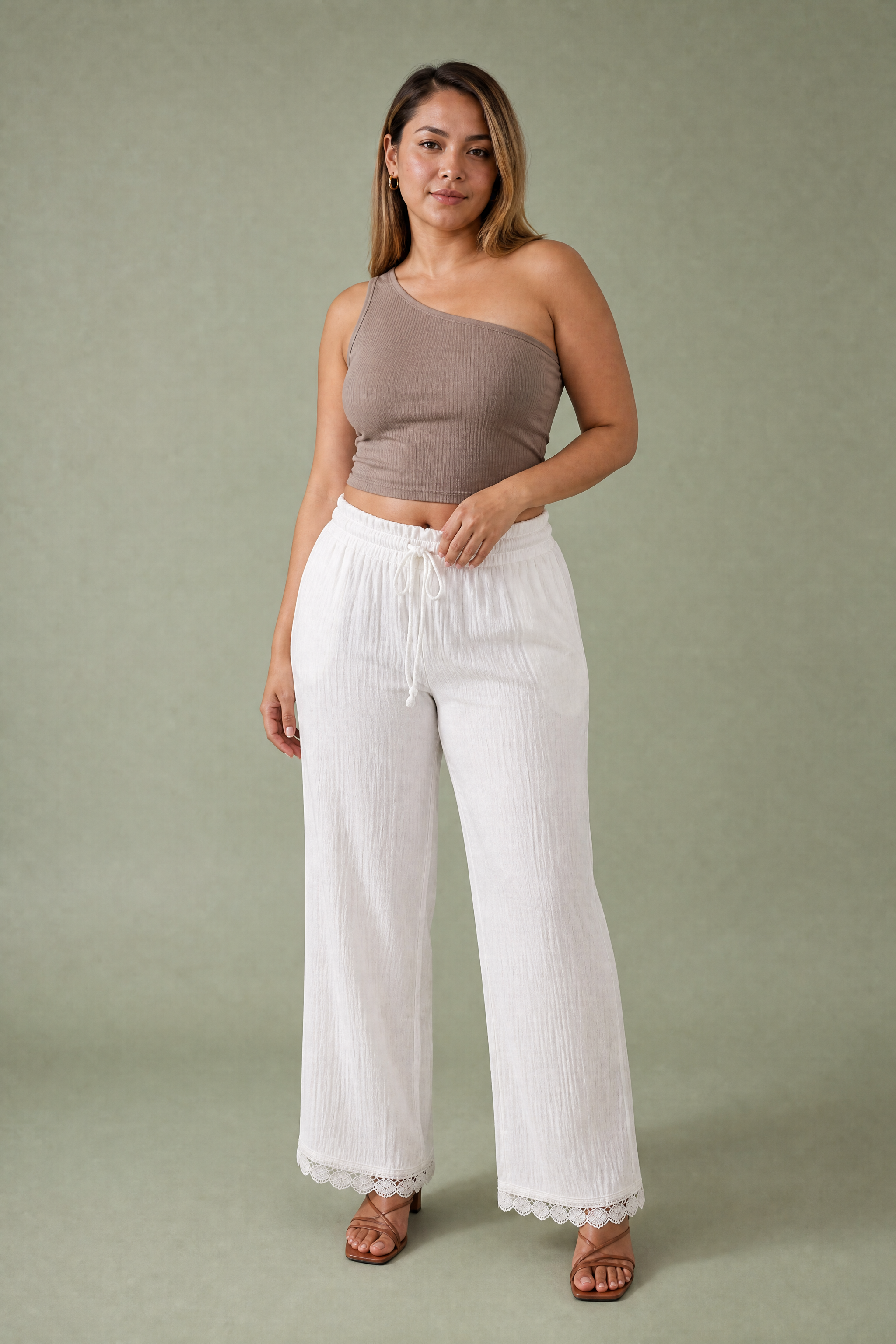 Pantalon blanc ample taille haute | Porté sur une autre silhouette | Lounelle Paris