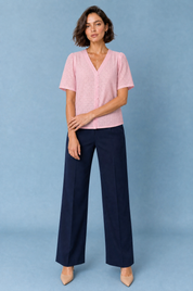 Blouse blanche col V ajourée | Variante Rose | Lounelle Paris