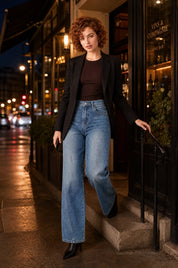 Jean bleu coupe ample taille mi-haute | Deuxième photo lifestyle | Lounelle Paris