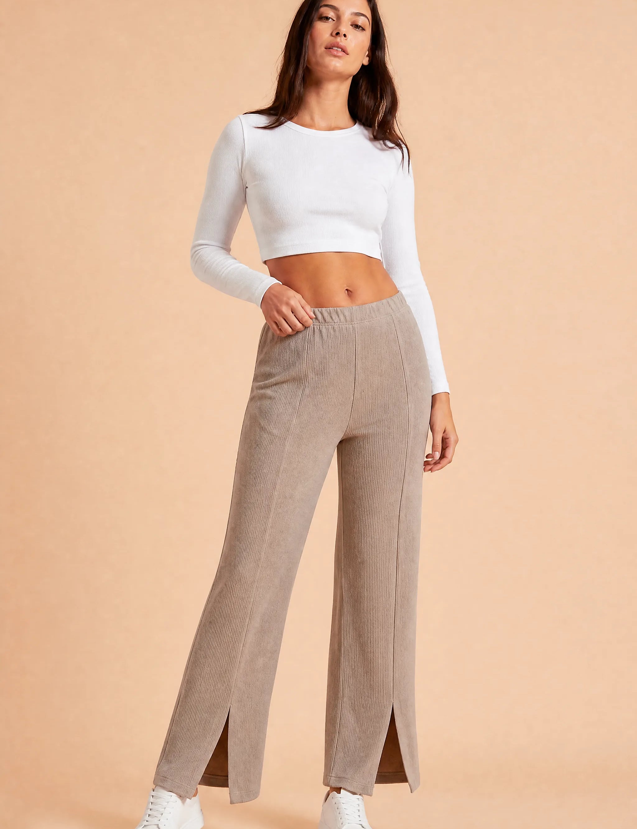 Pantalon beige taille haute fendu | Vue de face | Lounelle Paris