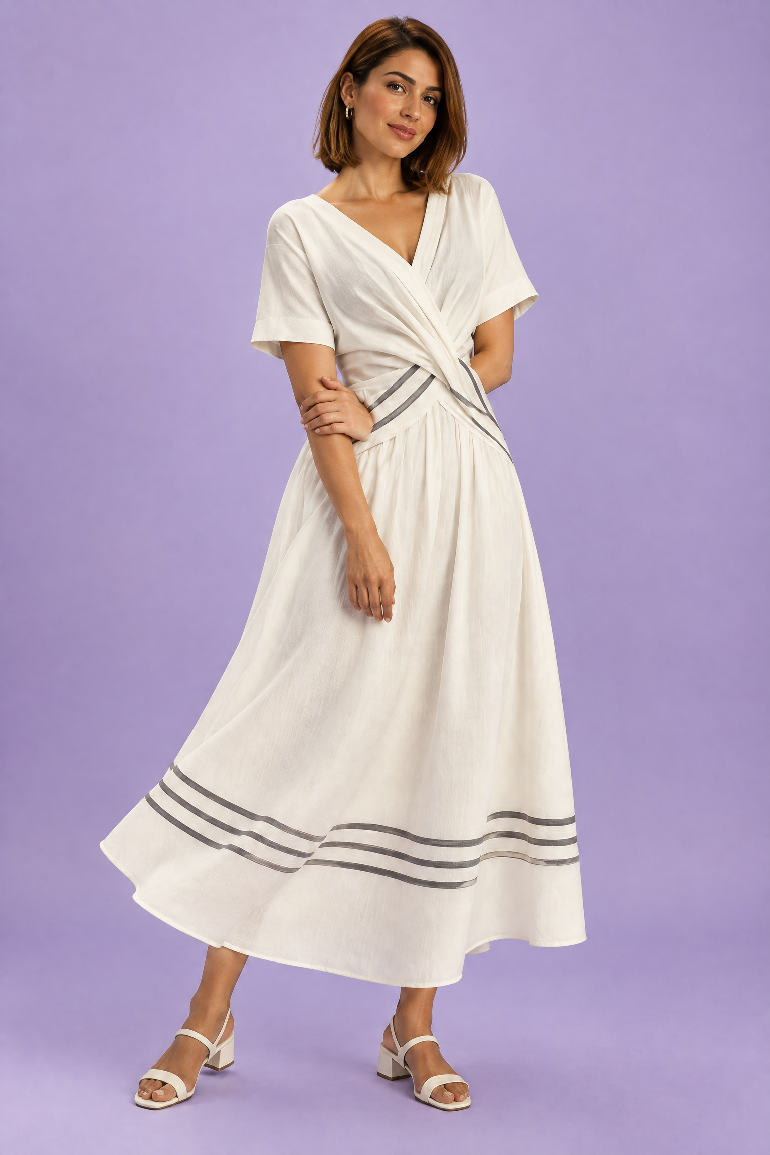 Robe portefeuille écrue à col V | Porté sur une autre silhouette | Lounelle Paris