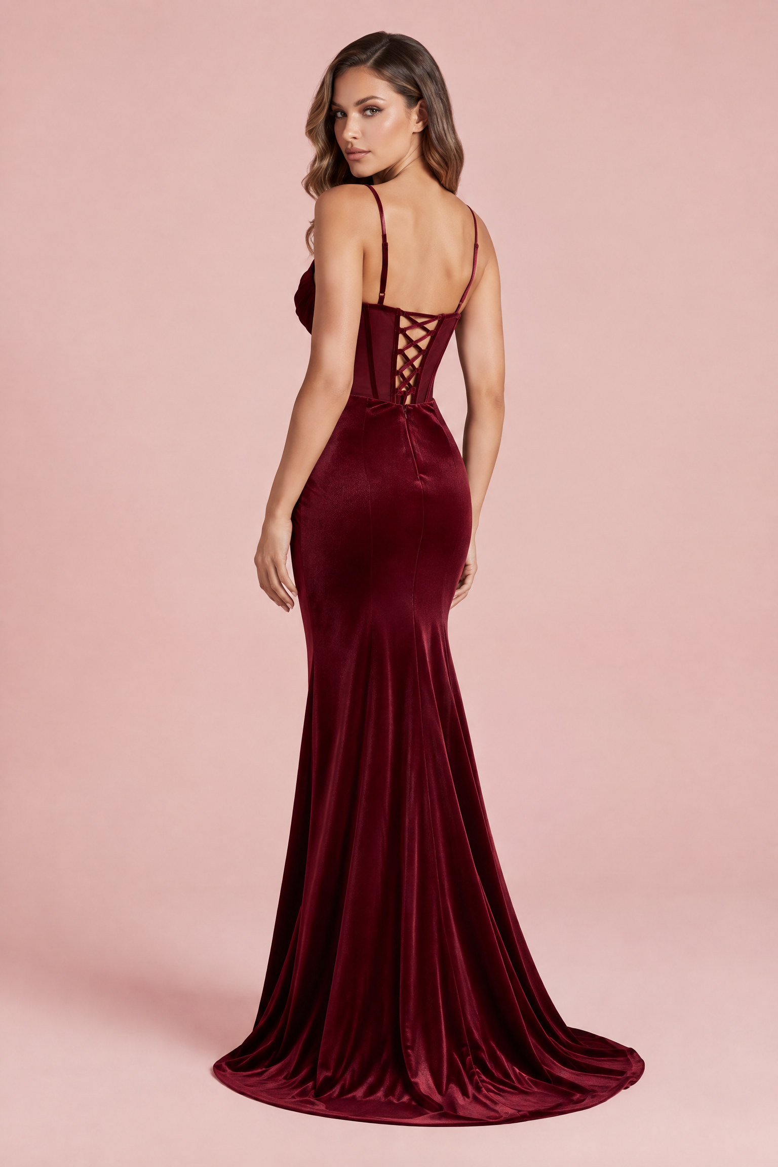 Robe longue bordeaux façon corset, froncée et fendue | Vue de dos | Lounelle Paris