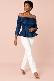 Blouse bleu foncé à épaules dénudées et basque | Vue en mouvement | Lounelle Paris