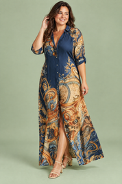 Robe-chemise midi imprimée bleu marine | Porté sur une silhouette plus ronde | Lounelle Paris