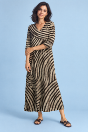 Robe beige fluide à col en V | Vue de face | Lounelle Paris