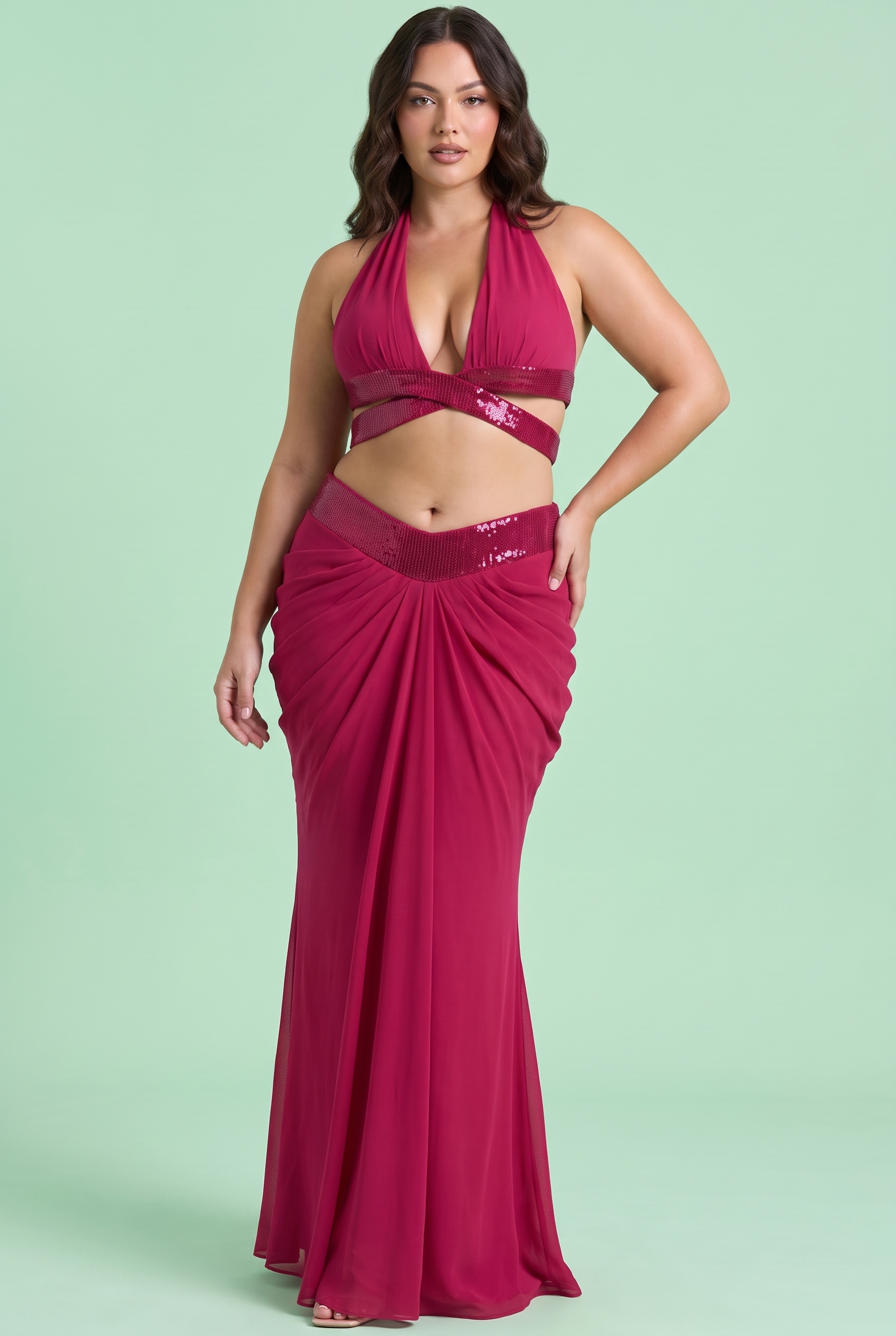 Ensemble magenta à dos nu avec jupe longue drapée | Porté sur une autre silhouette | Lounelle Paris