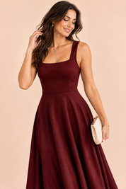 Robe midi bordeaux à encolure cœur | Vue rapprochée | Lounelle Paris