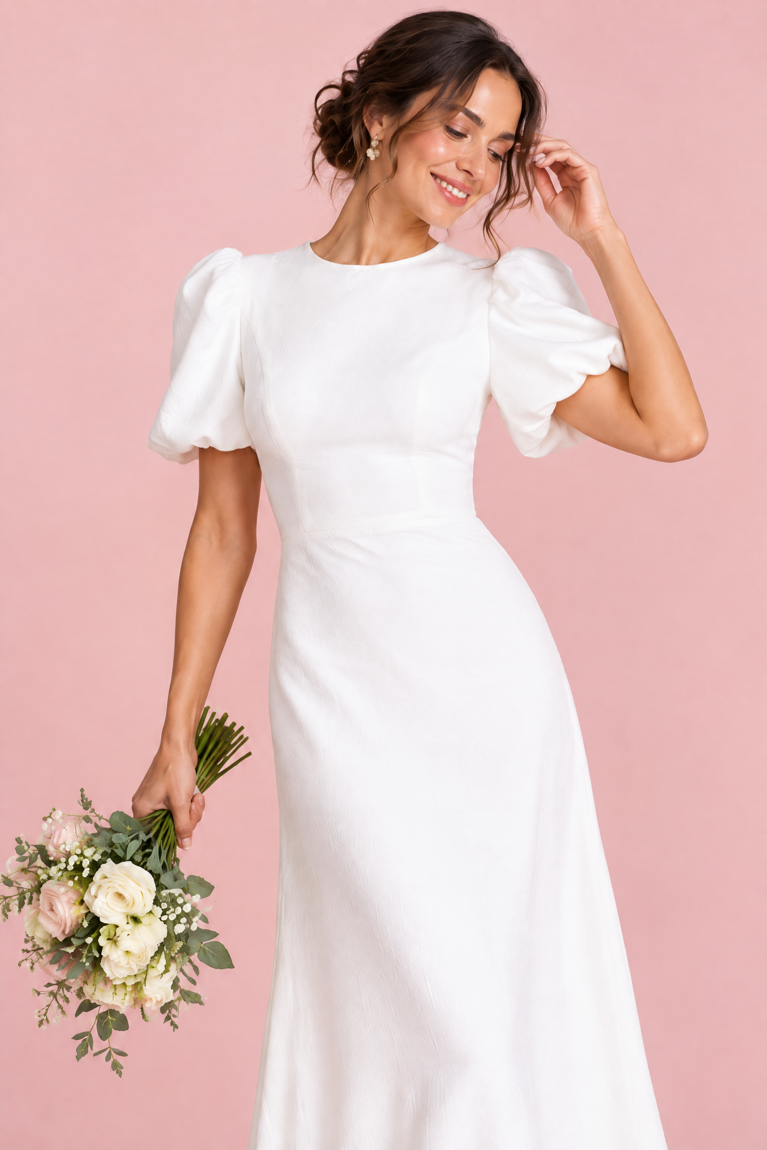 Robe longue blanche à manches bouffantes et volant | Vue rapprochée | Lounelle Paris