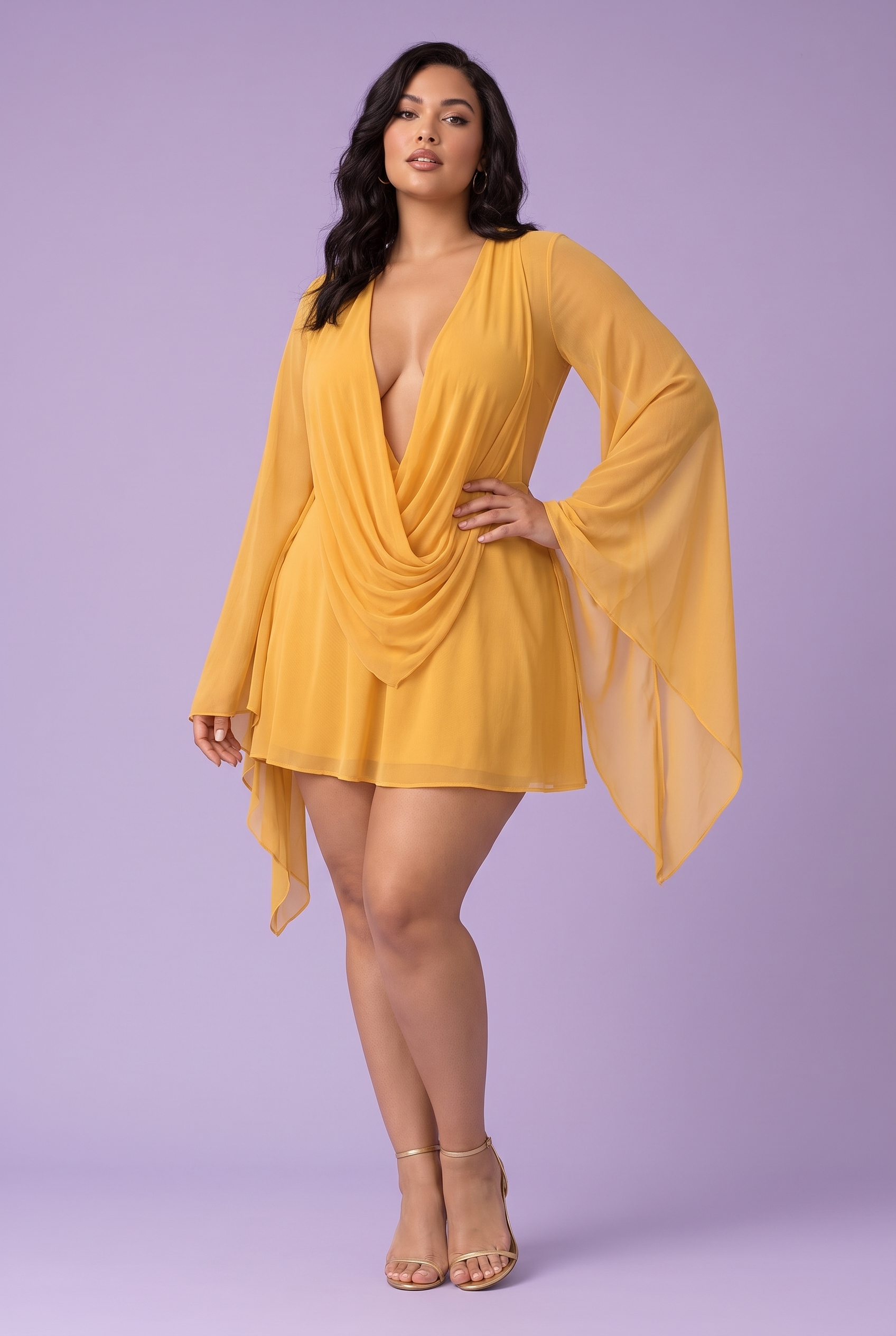 Robe courte en résille moutarde à col bénitier | Porté sur une autre silhouette | Lounelle Paris
