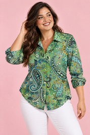 Chemise oversize verte à imprimé cachemire | Porté sur une autre silhouette | Lounelle Paris
