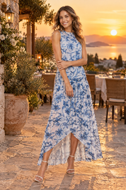 Robe longue bleue à col montant et détails froncés | Deuxième photo lifestyle | Lounelle Paris