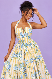Robe longue jaune dos nu à rayures et motifs floraux | Vue rapprochée | Lounelle Paris