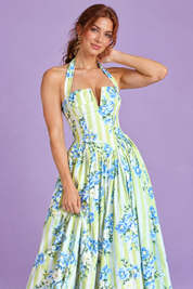 Robe longue vert clair dos nu à rayures et motifs floraux | Vue rapprochée | Lounelle Paris
