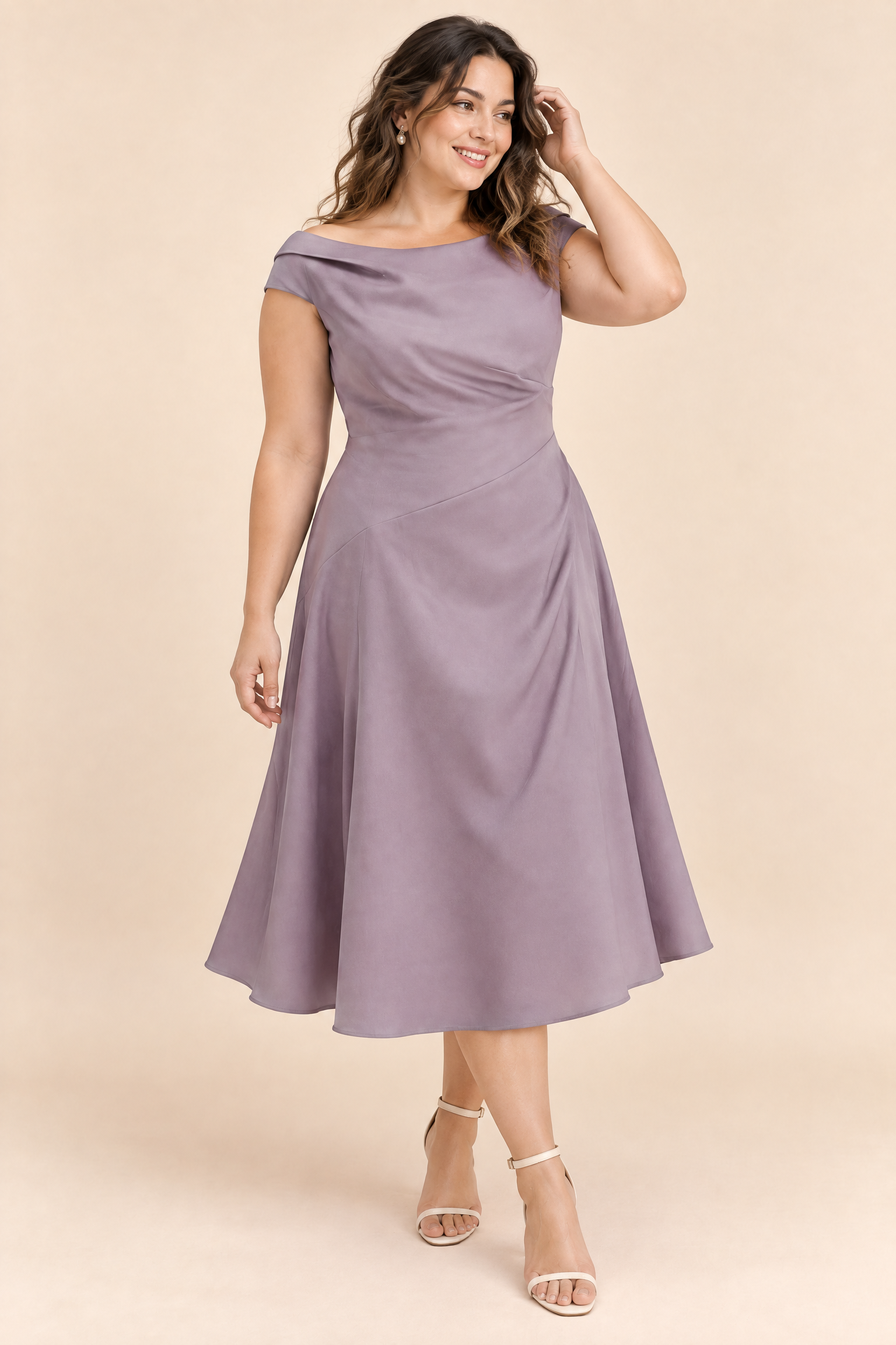 Robe trapèze violet jacinthe midi | Porté sur une silhouette plus ronde | Lounelle Paris