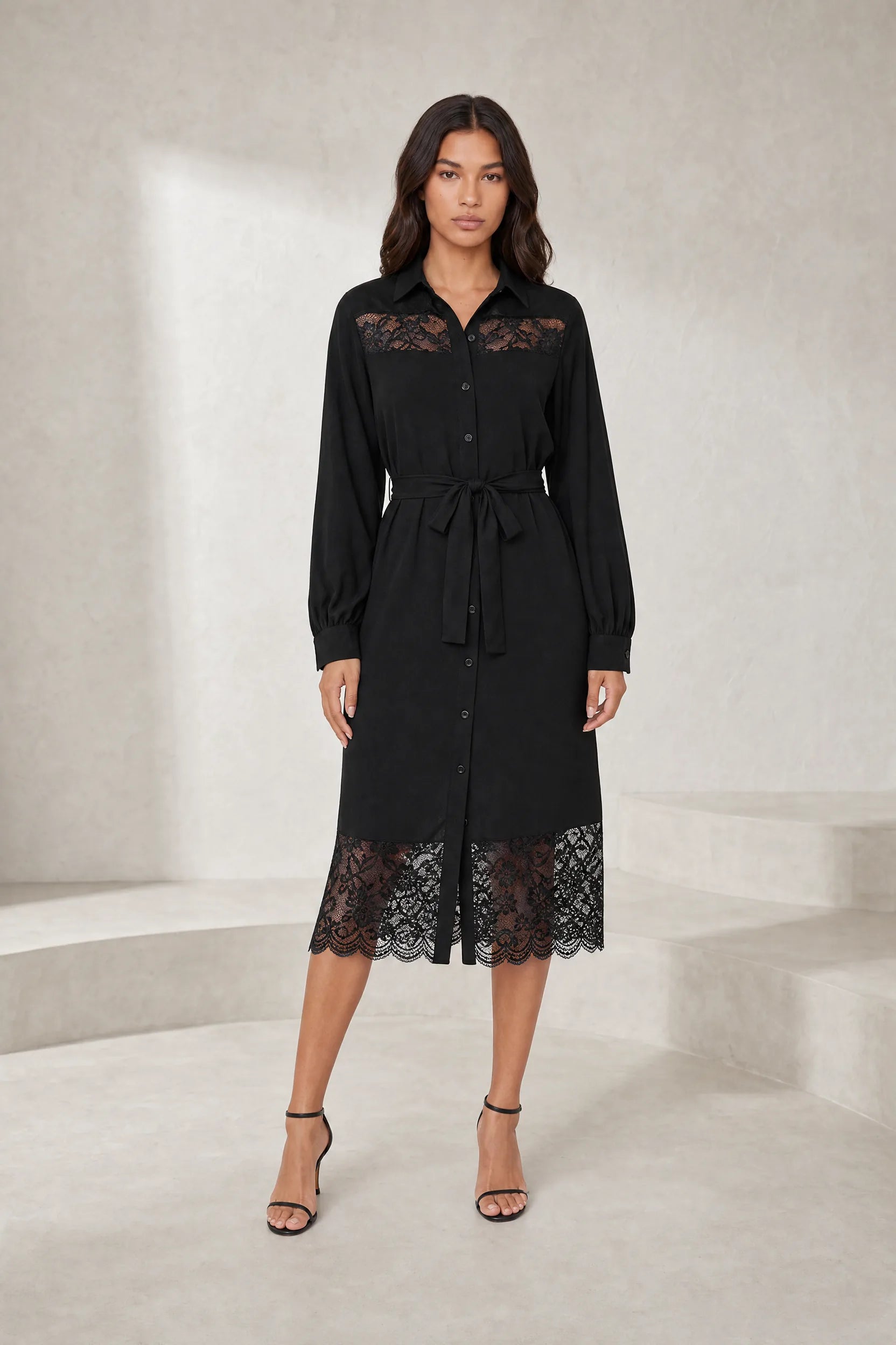 Robe chemise noire à dentelle | Lounelle Paris