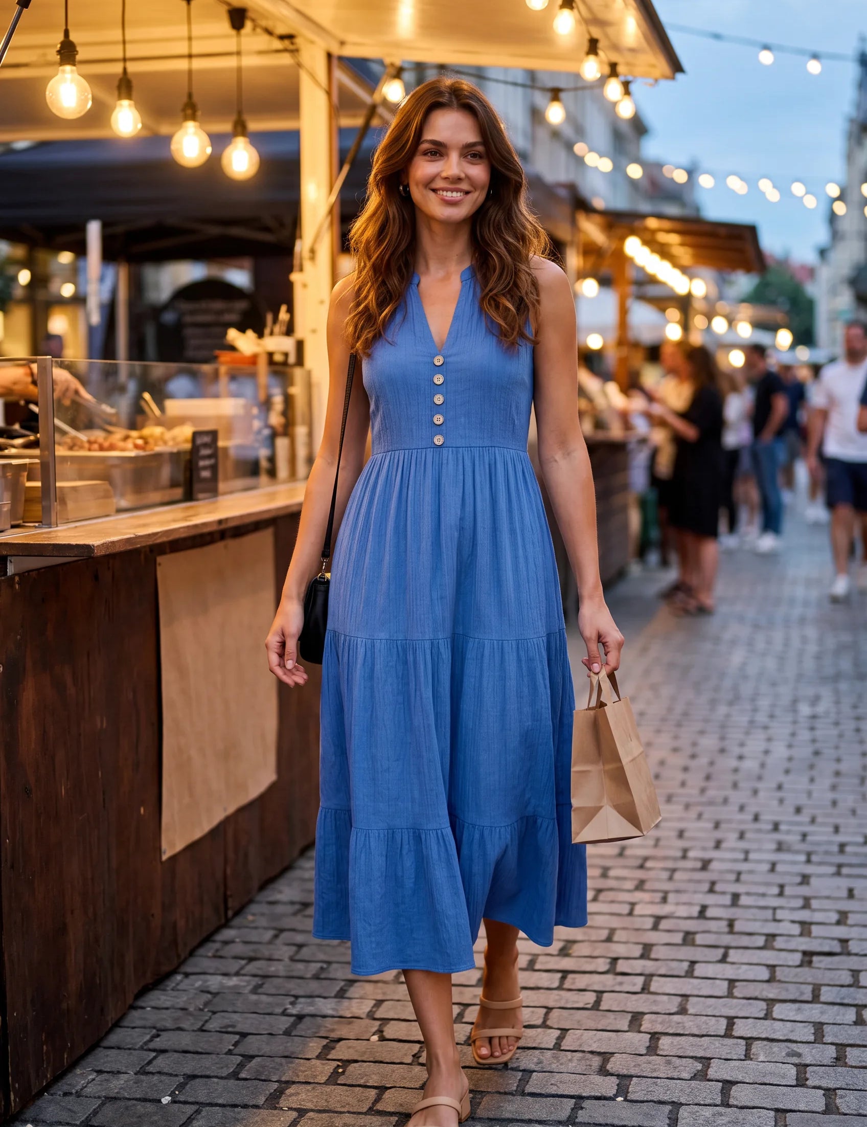 Robe col V à volants | Variante Bleu - Lifestyle | Lounelle Paris