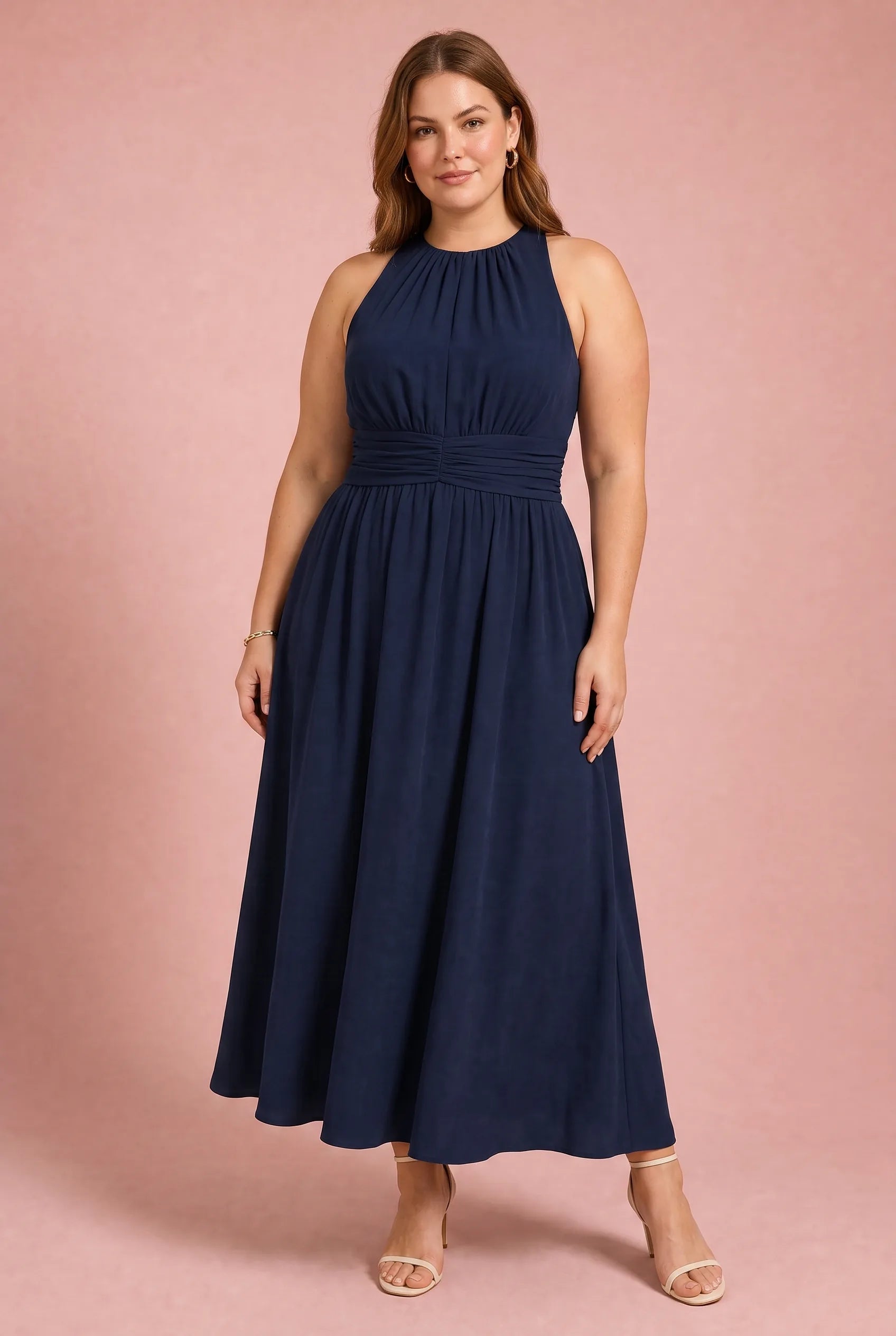Robe longue fluide taille drapée | Porté sur une silhouette plus ronde | Lounelle Paris