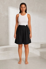 High-waisted loose shorts
