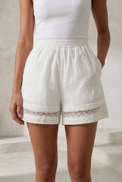 Short blanc brodé taille haute | Lounelle Paris