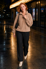 Sweat pelucheux col montant zippé | Variante Beige - Lifestyle | Lounelle Paris