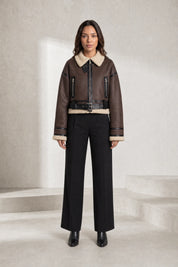 Veste courte effet moutonné à ceinture | Lounelle Paris